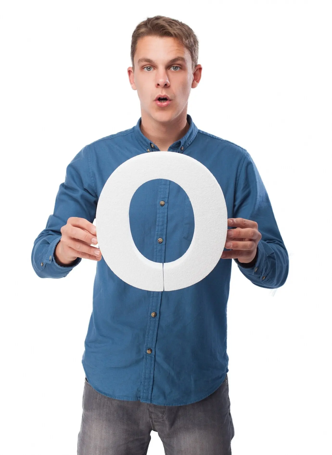 Ein lächelnder Mann mit dem Buchstaben 'h'.