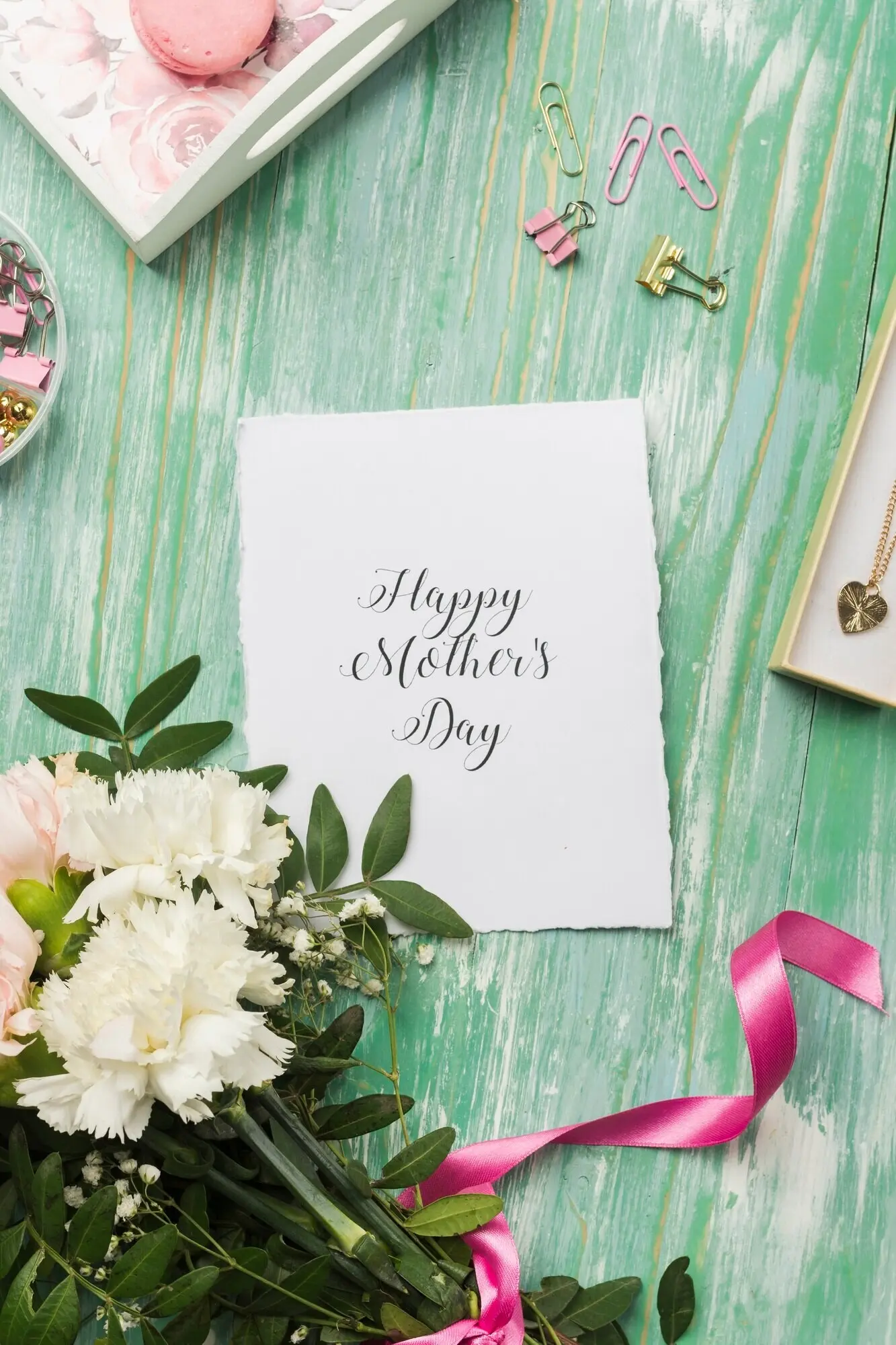 Muttertagskarte mit Schriftzug und Band